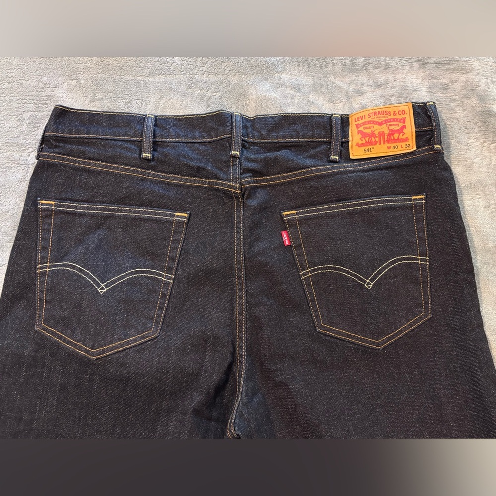 LEVI STRAUSS & CO 541 40x32